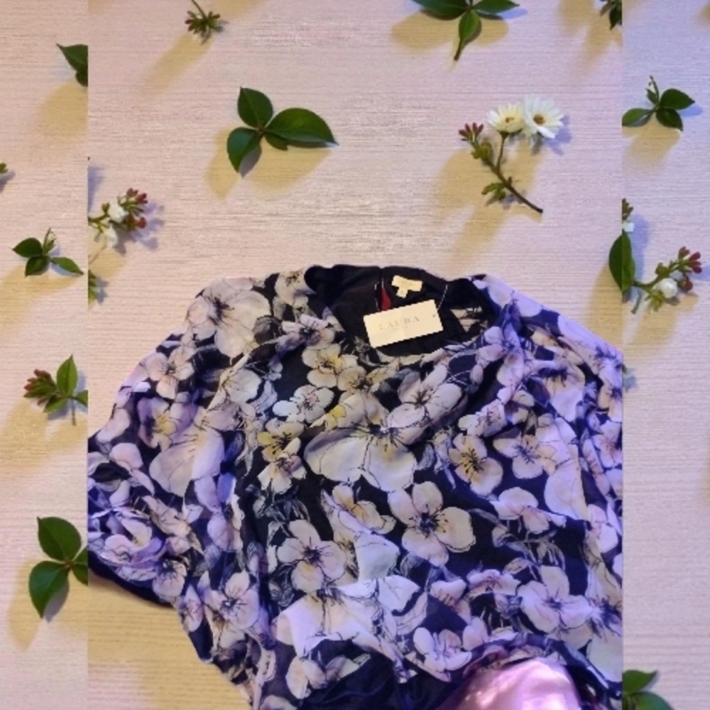 Elegant Floral Print Blouse in Navy